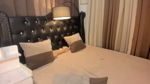 Snapshot of monstrouscockdivaontop chatting on January 29, 10:22 pm Ruthie online show from January 29, 10:22 pm