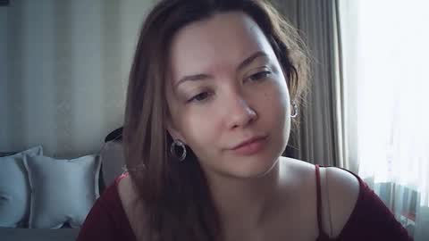 moodiemira online show from March 25, 1:40 pm