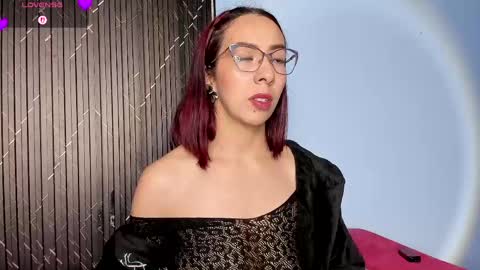 moolly_evanz online show from April 20, 2:53 pm