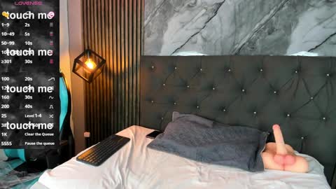 moon elha  online show from January 31, 8:12 pm