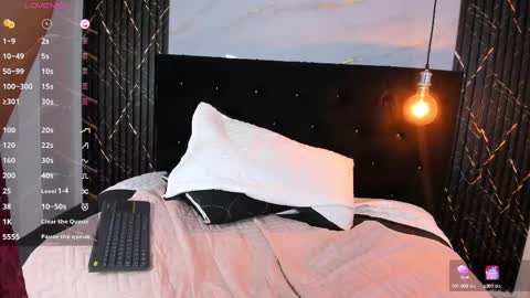 moon elha  online show from February 28, 6:43 am