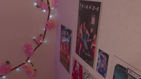 Im a independent model  Welcome online show from March 29, 2:35 am