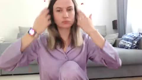 moon_lilithx online show from January 12, 10:45 am