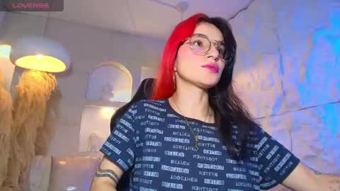 Moon online show from May 5, 12:33 pm