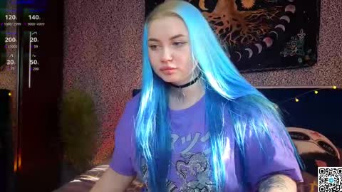 Snapshot of moon_valkyriie chatting on February 26, 9:12 am Emilia online show from February 26, 9:12 am