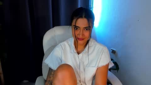 Snapshot of moonie_baddie31 chatting on September 24, 5:09 pm moonie_baddie31 online show from September 24, 5:09 pm