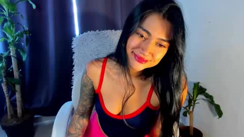 Snapshot of moonie_baddie31 chatting on October 6, 6:37 pm moonie_baddie31 online show from October 6, 6:37 pm