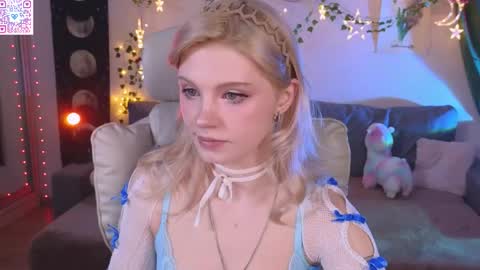 Mia   online show from May 2, 7:52 pm