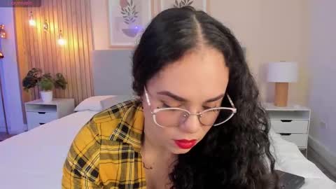 moonofhades online show from March 9, 4:06 am