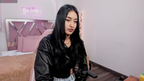 Snapshot of moonshine_tay chatting on February 6, 12:04 pm Moon online show from February 6, 12:04 pm