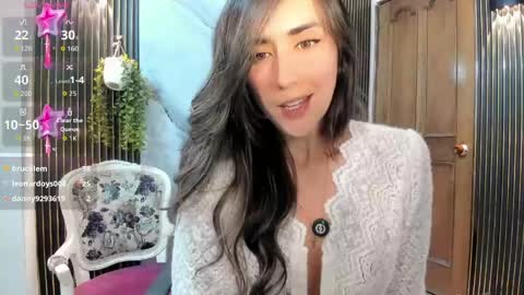 Moriah online show from June 9, 1:49 am