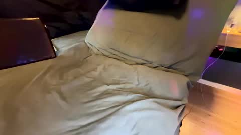 mormortenten online show from March 23, 11:48 am