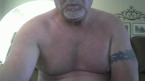 Snapshot of motorguy08 chatting on October 10, 10:03 pm motorguy08 online show from October 10, 10:03 pm