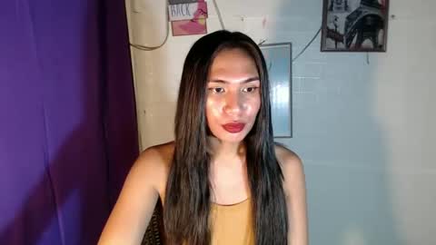 Snapshot of mouiline_rouge69 chatting on February 18, 11:22 am mouiline_rouge69 online show from February 18, 11:22 am