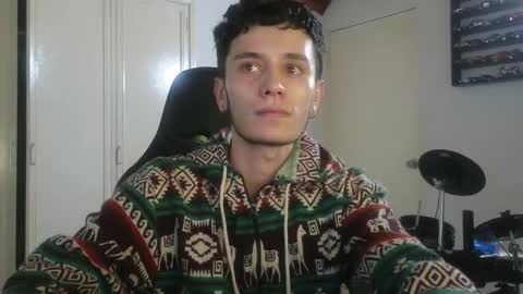 Snapshot of mr_andresr chatting on October 30, 2:45 am Andy online show from October 30, 2:45 am