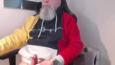 mr_boombastic2021 online show from March 13, 10:40 am