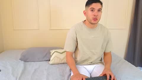 Snapshot of mr_danni_ chatting on September 13, 6:10 pm Danny Aleja online show from September 13, 6:10 pm