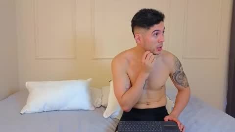 Snapshot of mr_danni_ chatting on September 27, 7:11 pm Danny Aleja online show from September 27, 7:11 pm