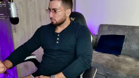 Snapshot of mr_david_cox chatting on March 6, 1:03 pm David online show from March 6, 1:03 pm