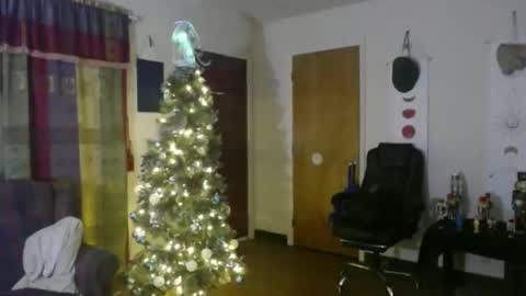 Snapshot of mr_happy12 chatting on December 17, 10:44 am mr_happy12 online show from December 17, 10:44 am