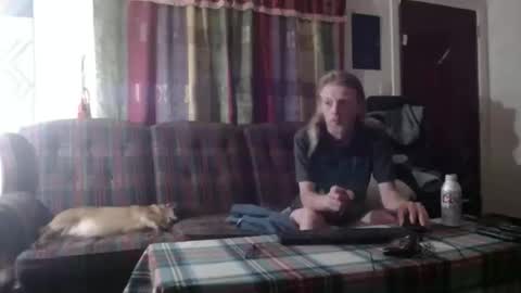 Snapshot of mr_happy12 chatting on October 3, 6:10 am mr_happy12 online show from October 3, 6:10 am