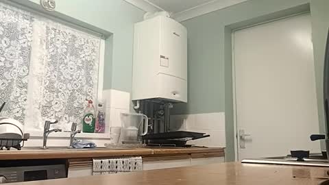 mr_i_ online show from September 28, 5:49 am