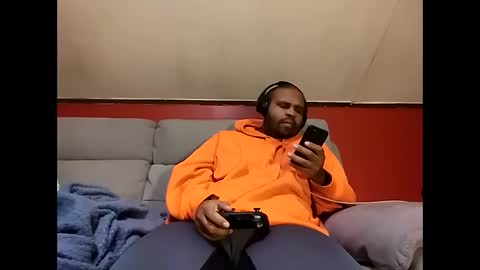 Snapshot of mr_irvin chatting on October 15, 5:11 am mr_irvin online show from October 15, 5:11 am