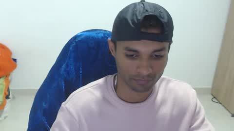 Max online show from February 16, 5:44 pm