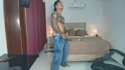 mr_maximo online show from July 19, 3:09 am
