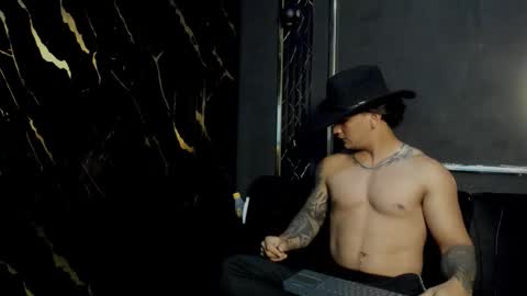 mr_maximo online show from December 14, 2:29 am