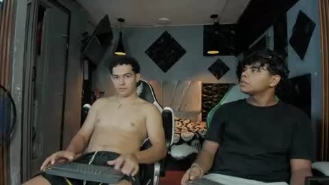 mr_mois online show from July 7, 7:23 am