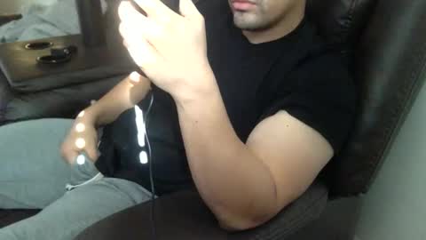 Mr Bree online show from December 1, 8:29 pm