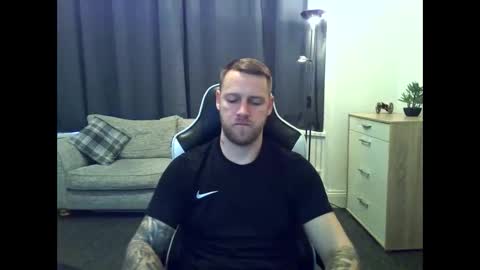 mrengland86566 online show from February 18, 9:20 am