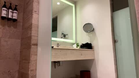 mrexhibits online show from January 12, 7:26 am