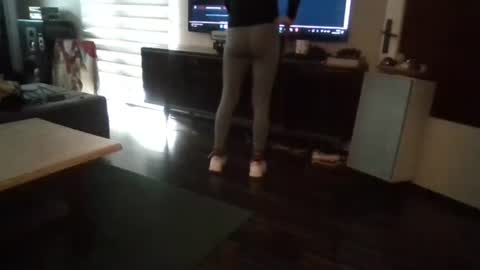 Snapshot of mrhandsomelovee chatting on January 14, 9:35 am Nikola online show from January 14, 9:35 am