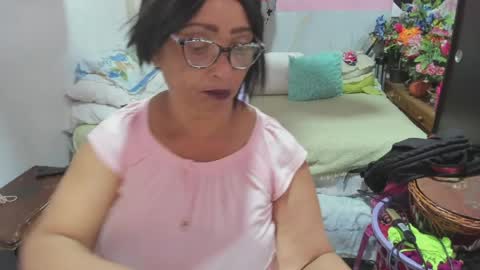 mrs_mommy online show from April 19, 9:28 pm