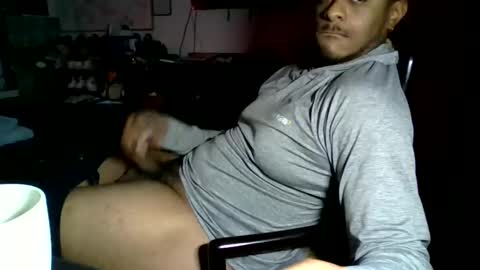 Snapshot of mrthicknlong6 chatting on December 25, 9:34 am mrthicknlong6 online show from December 25, 9:34 am