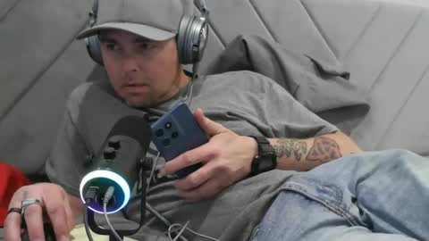 mrwagz420 online show from April 19, 2:01 am