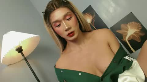 chloe online show from January 11, 2:45 pm