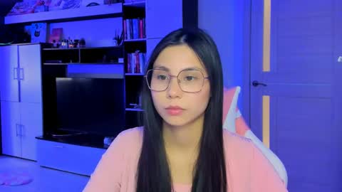 ms_emily_ online show from May 14, 1:09 pm