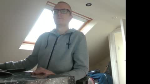 MS online show from December 14, 11:38 am