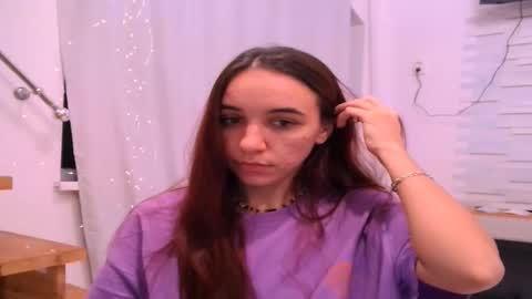 ms_sophiee online show from December 12, 6:42 pm