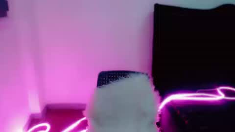 mscherry_ online show from December 18, 6:25 pm