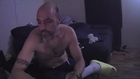 Muffdiver online show from April 12, 8:29 am