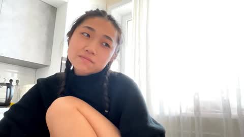 Mia online show from February 25, 3:43 am