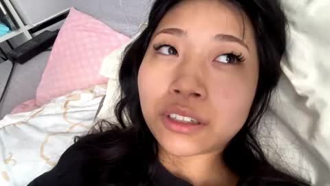 Mia online show from April 28, 10:14 pm