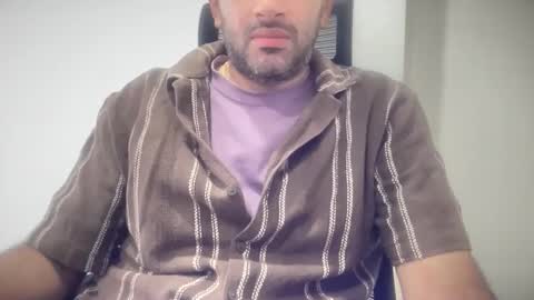 munnabobby2008 online show from November 17, 6:49 am