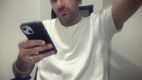 munnabobby2008 online show from November 27, 4:58 pm