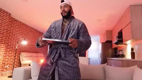 Snapshot of muscle_man19 chatting on October 3, 1:30 pm Nick online show from October 3, 1:30 pm