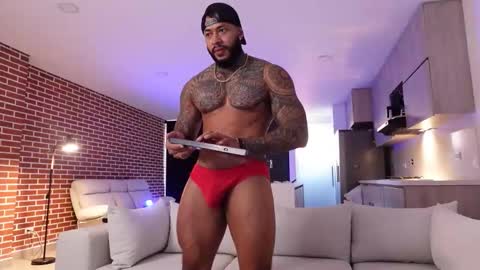 Snapshot of muscle_man19 chatting on September 26, 11:18 am Nick online show from September 26, 11:18 am